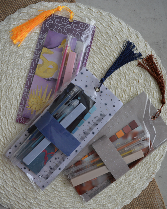 Kit annotation, stylos, marque-pages et post-it annotation.